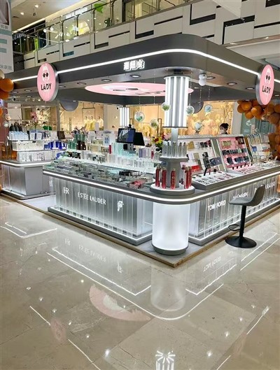 Dekorazzjoni sempliċi għal ħanut tal-fwieħa